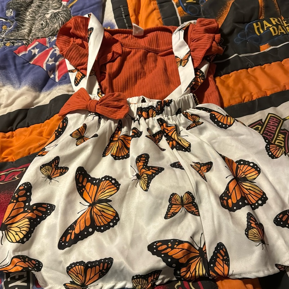 Girls 5yr skirt & shirt